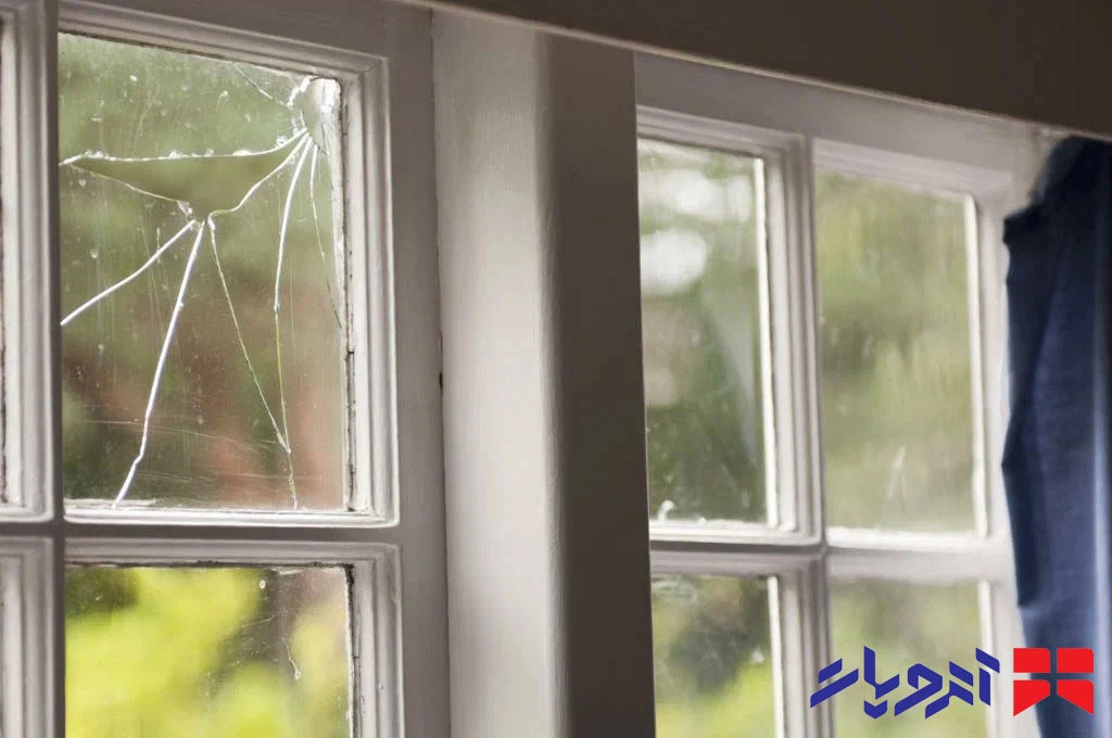 دلایل شکستن شیشه سکوریت