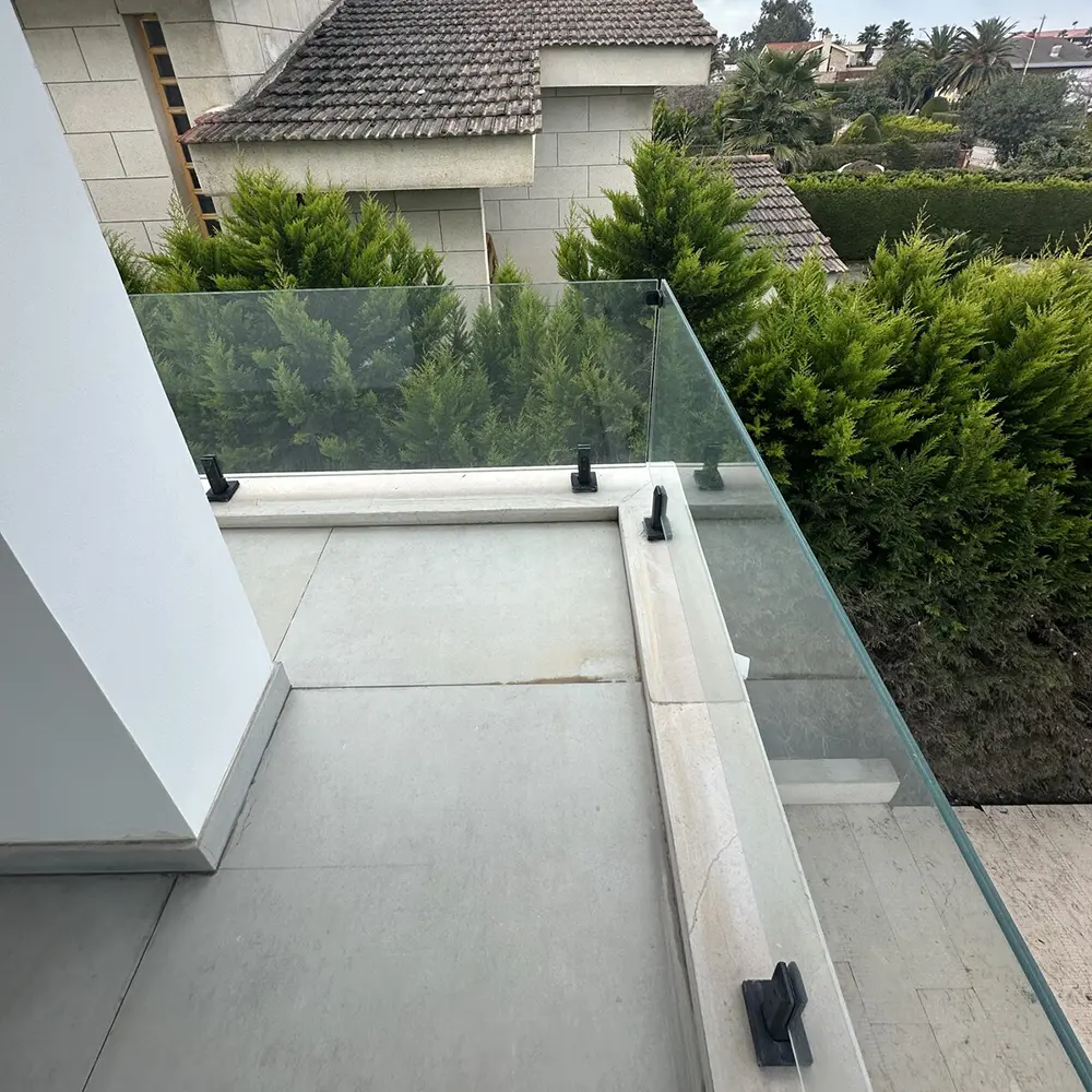 نمونه کار هندریل شيشه اى ( نرده شیشه ای )